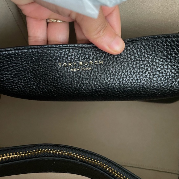 New✨ authentic tory burch thea large tote bag in black - Picture 9 of 16